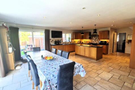 kitchen penfold.jpg