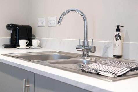 Showhome 140A-15.jpg