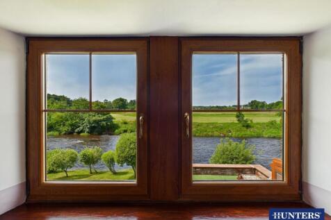 Master Bedroom - Rear Outlook