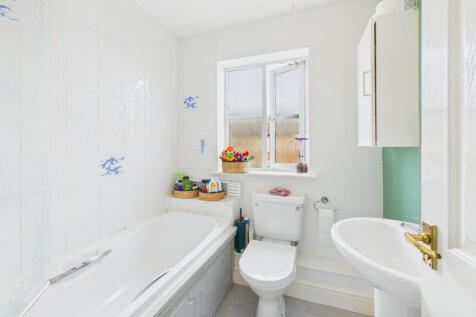 CAM04968G0-PR0075-STILL026