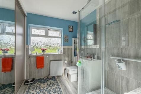 Annexe shower room