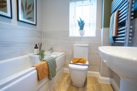 Otters Reach Alder Show Home Family Bathroom