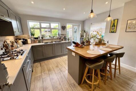 Open Plan Breakfast Kitchen