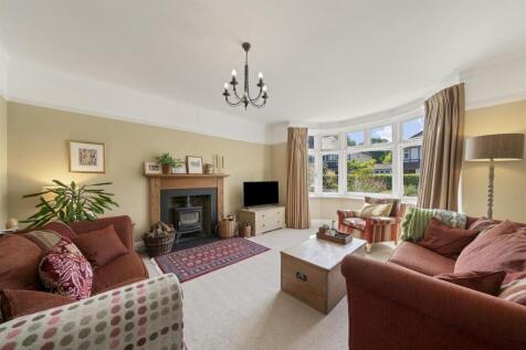 2 Meadow Road Claygate KT10-005.jpg