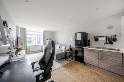 Open Plan Kitchen/Living Area