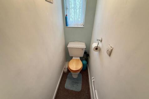 First Floor Cloakroom