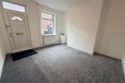 3 Bedroom House in S71 5BD