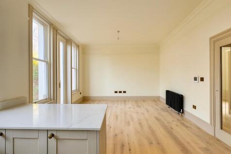 Open plan kitchen/living area