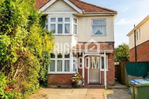 room-3-302-burgess-road-so16-3bj-1023406