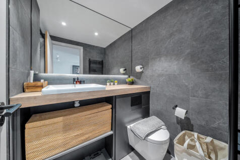 1325133-3-686fb53...