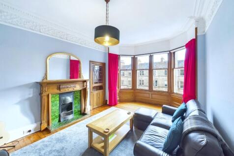Welcome to Spottiswoode Road - a beautifully decorated and spacious two-bedroom property with an additional study/box room, nestled in the highly desirable Marchmont area of Edinburgh. Perfect for pro