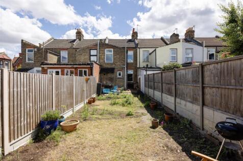 Vernon Avenue, E12