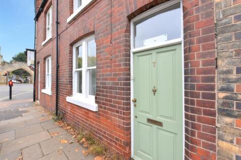 4 Bedroom House in YO10 3BP