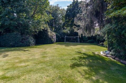 8 bed, 7 bath Detached in Glasgow - Photo 3