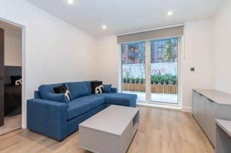 Lounge/Dining Area