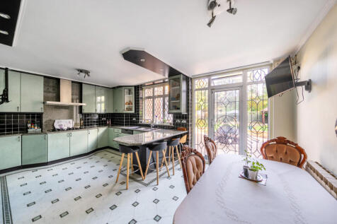 1355329-22-68c856...