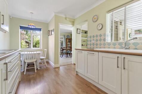 15 Foamcourt Waye_011.JPG