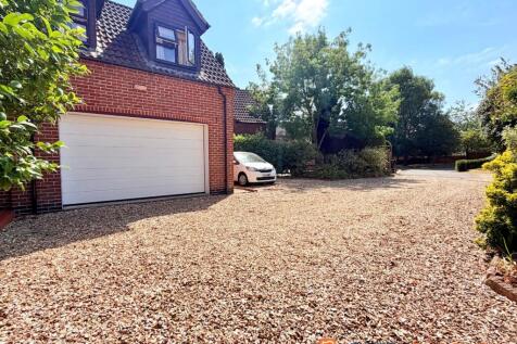 Garage & Driveway