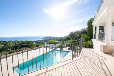 SEA VIEW PROPERTY