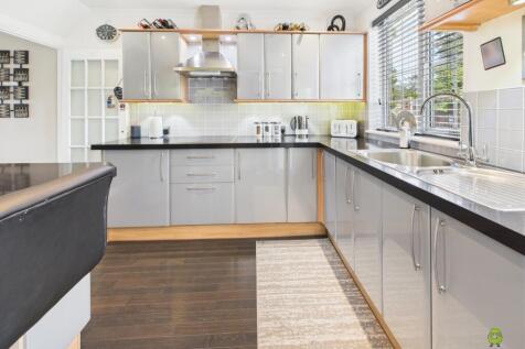 Presented by Clinton at EweMove Bexleyheath and Da