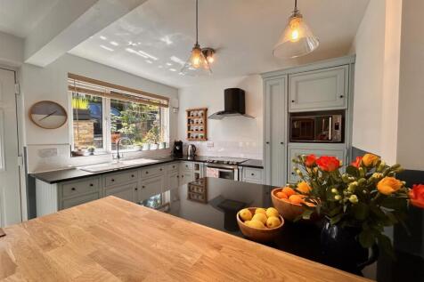 Kitchen 4.jpg