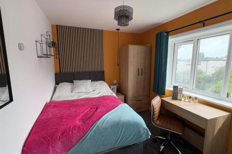1 Bedroom House in S40 1QR