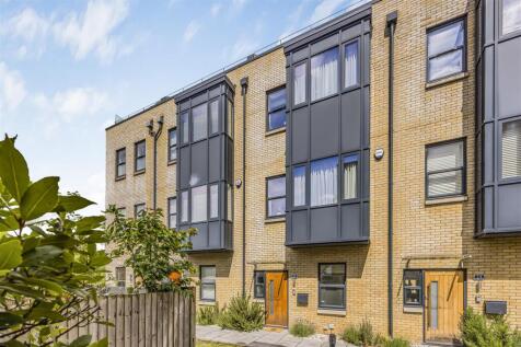 15 Wykeham Place, Fareham-PorticoMarketing-SoldBy-