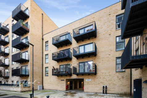 1 bed, 1 bath Apartment in London - Photo 8