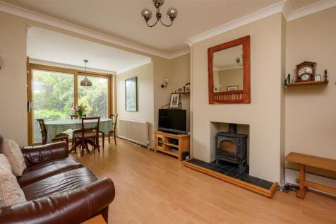 FAMILY ROOM 1