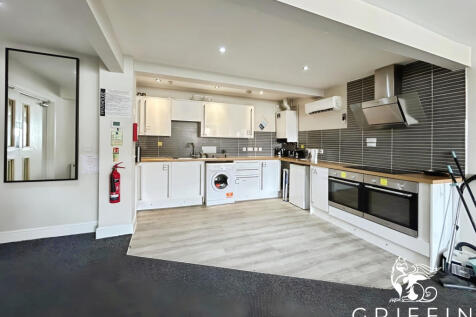 78c632bacommunal20kitchen20area