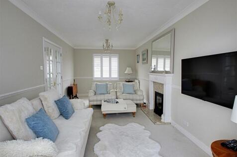 Living Room.jpg