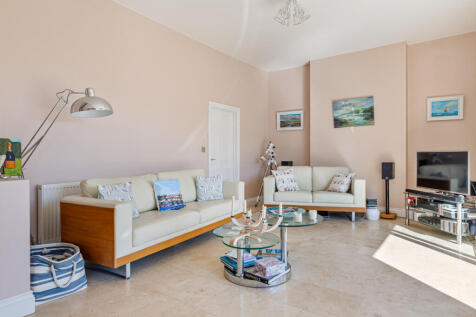 17 Sitting Room 14a Mount Boone, Dartmouth - 25092