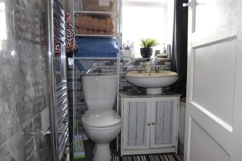 Main bathroom