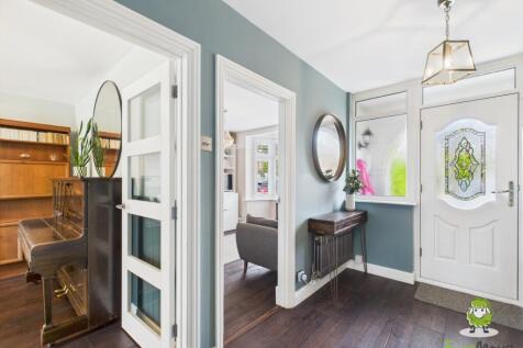 CAM03778G0-PR0235-STILL017