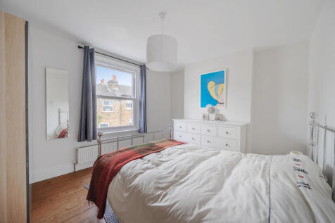 1371611-16-690b6a...