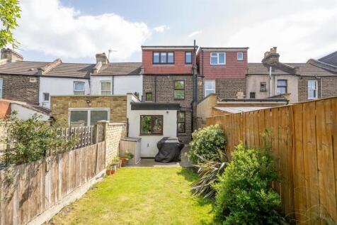 Chestnut Avenue, E7