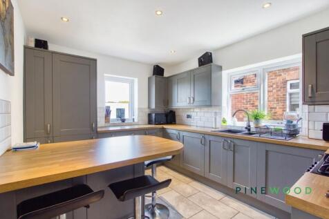 Kitchen / Breakfast Room