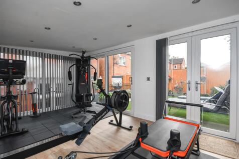 8 Crabtree Close.jpg