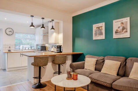 1370730-5-68f6418...