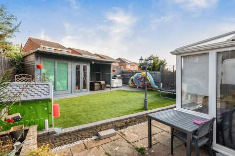 1 Cheriton Close