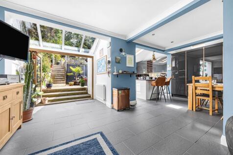 Kitchen/Dining/Famil