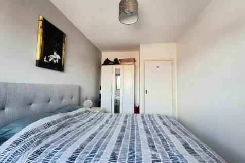 e2cf9fc4--48CD-B868-E9ED6A60A542-13982-000004618F2