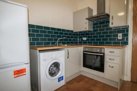 Listing code 210363. **£500 CASHBACK OFFER - Limited time only** Our Lofthouse Residence student accommodation gives you the ideal space for Leeds city living. Step into your open-plan studio apartmen