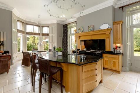 5 bed, 4 bath House in Edinburgh - Photo 6