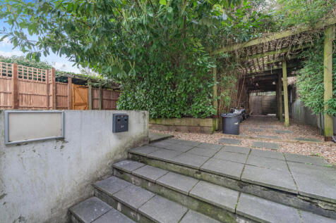 30 Chatsworth Road, Kilburn, London, NW2 4BS