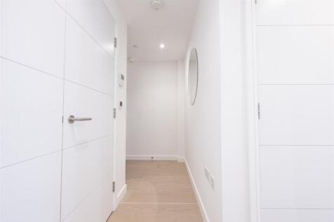 RENTAL SHOW FLAT