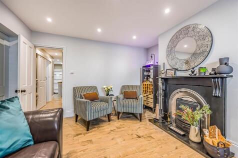 10 Kenilworth Road, Southsea-Smalll-PorticoMarketi