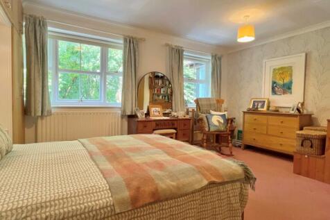 Bedroom One b.jpg