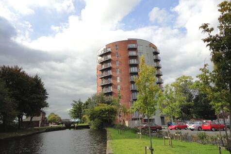 Fully furnished, two bedroom waterside apartment in a gated development. Just minutes from the city centre, close to the Velodrome and the Manchester city ground. Spacious living room with an open pla