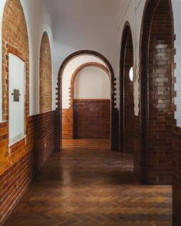 Hallway-1.jpg